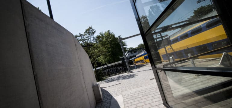 Bosch Beton - Station Bussum Zuid grondkering met keerwanden