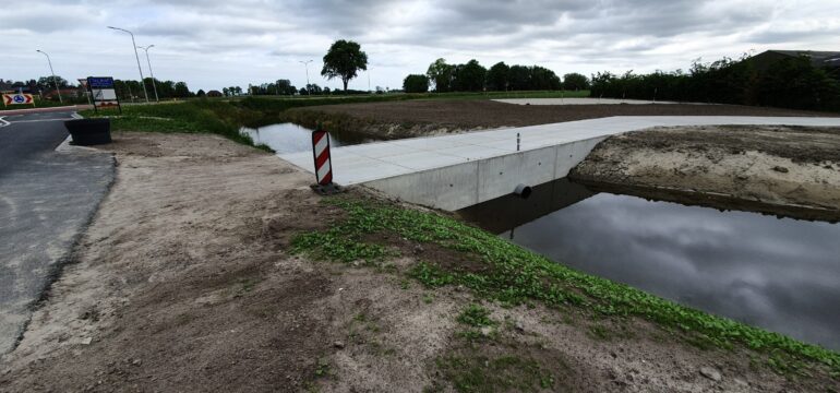 Bosch Beton - Keerwanden inrit maken bij sloot aan N360