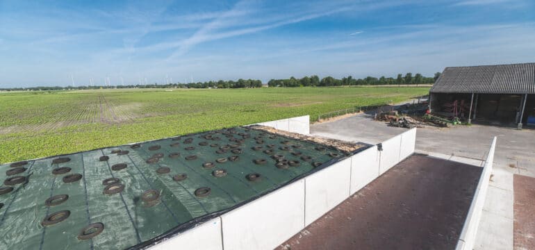 Bosch Beton - Voeropslagprobleem opgelost met sleufsilo's bij Mts Bom-Wessels, Emmer-Compascuum