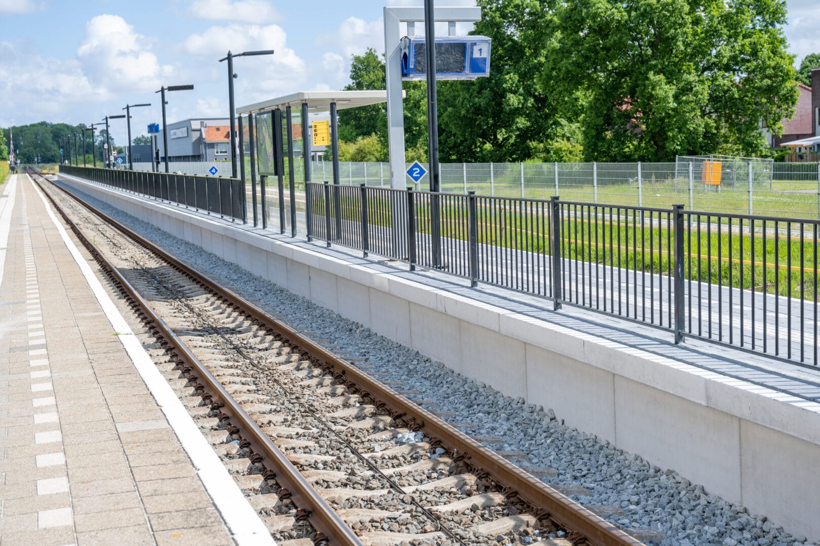 Bosch Beton - Duurzame perronwanden op NS-station Baflo (Groningen)