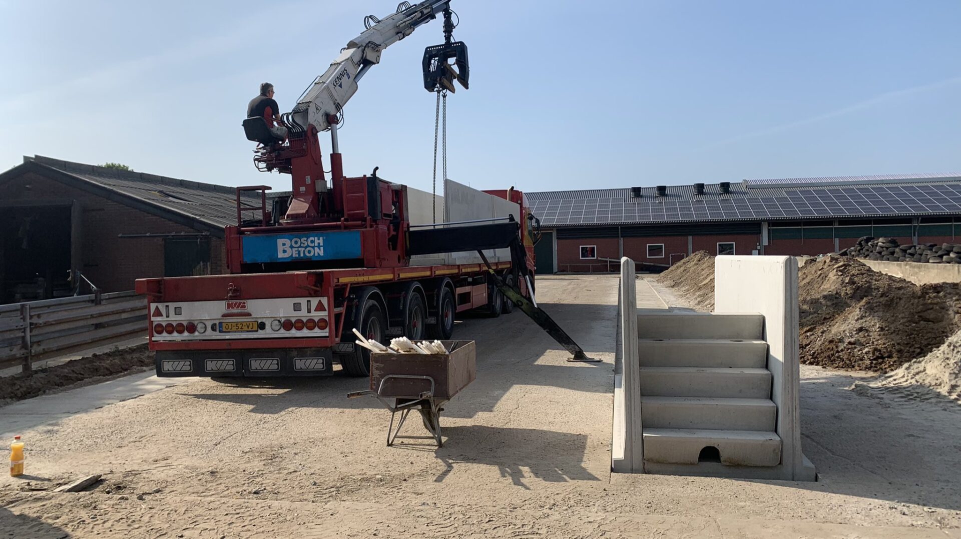 Bosch Beton - Sleufsilo's op geitenbedrijf van familie Krekels in Baexem (Limburg)