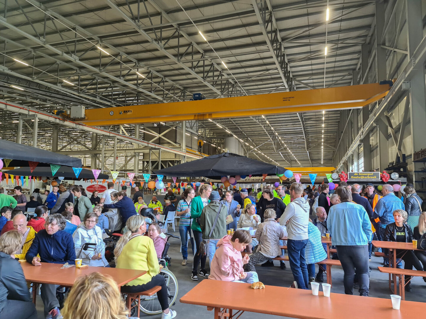 Een hapje en drankje als slot van het Truckfestijn Kootwijkerbroek 2022 bij Bosch Beton