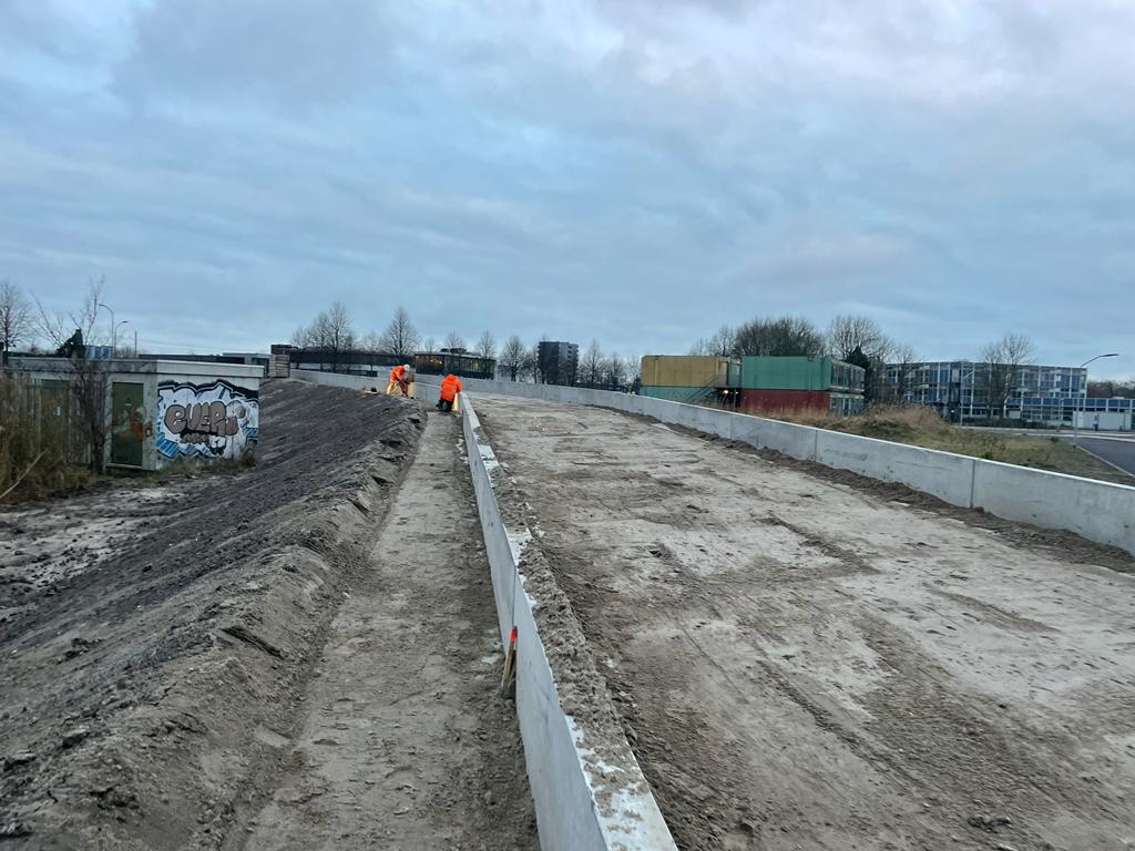 Bosch Beton - Nelson Mandelabrug, wandel- en fietsbrug in Lelystad