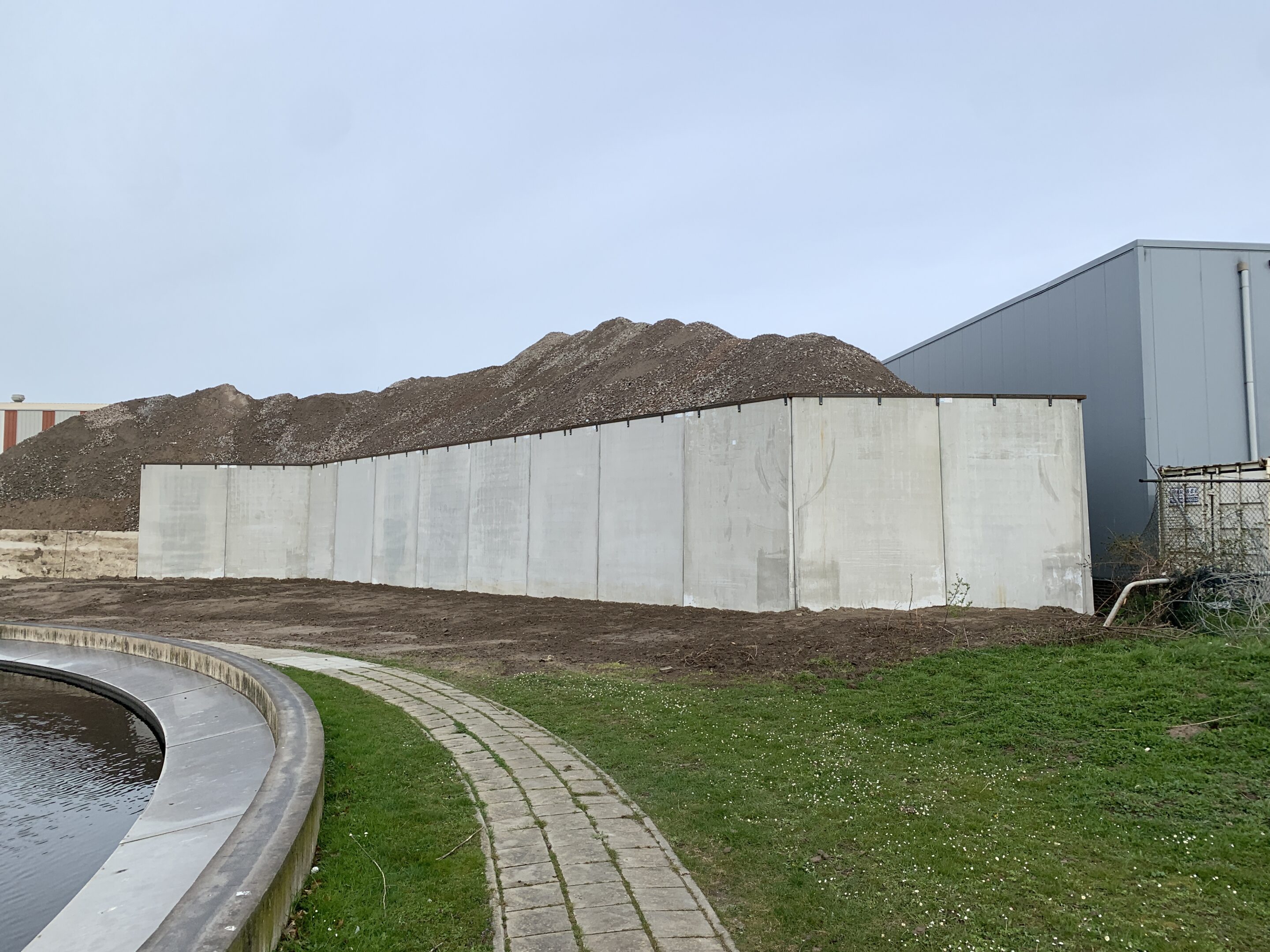 Keerwanden vervangen legoblokken bij Lekhaven in Wijk bij Duurstede