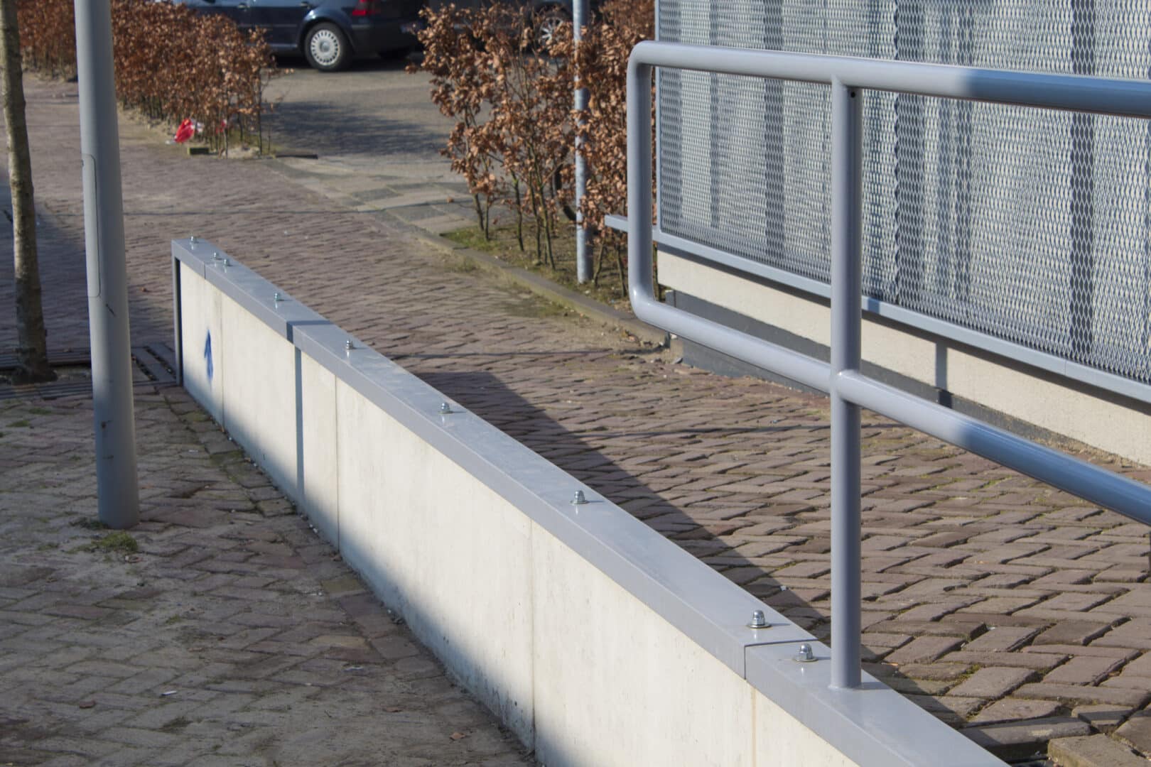 Bosch Beton - Keerwanden voor architectonische fietsenstalling TU Delft