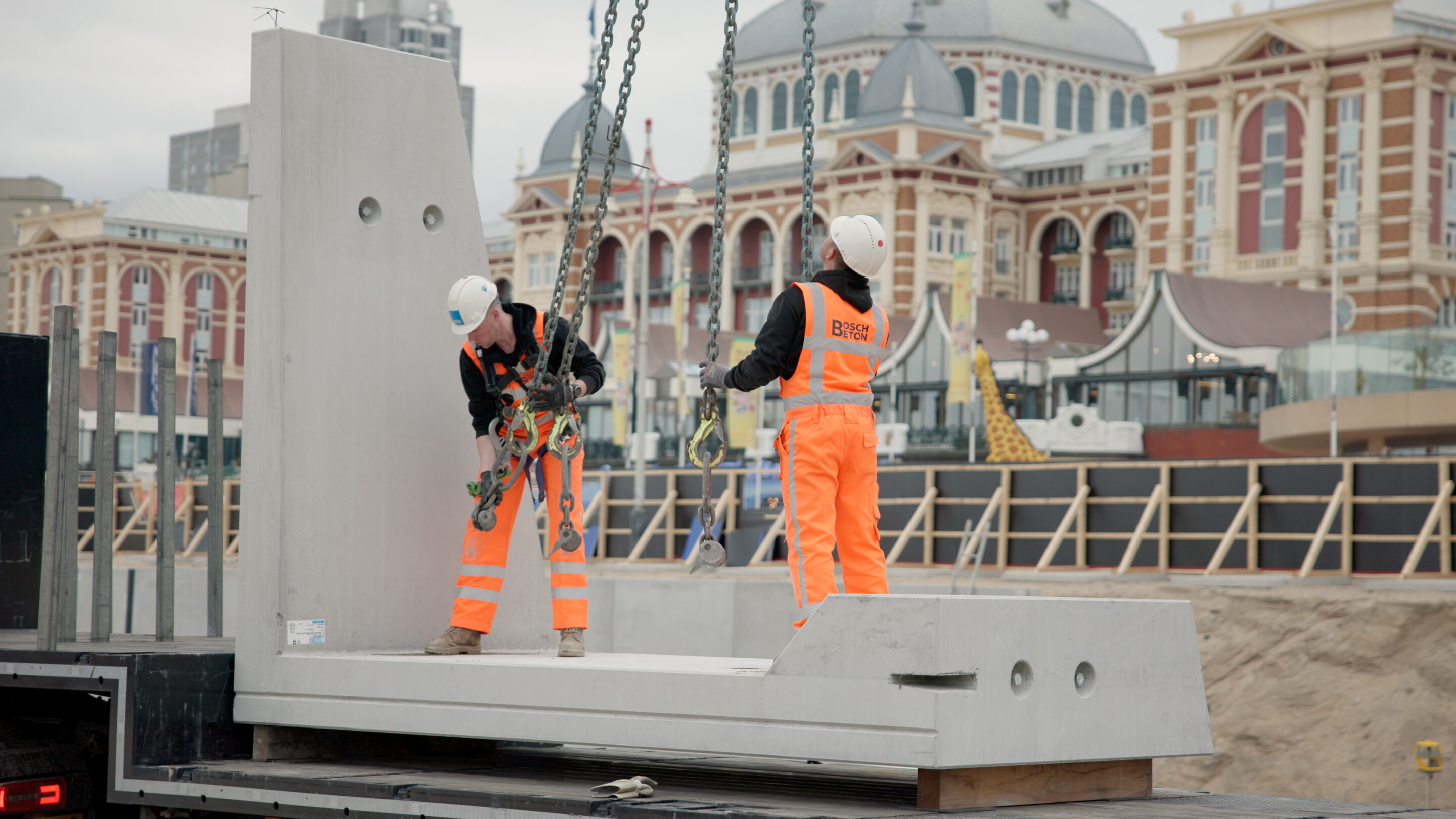 Unieke keerwanden voor Scheveningse Middenboulevard
